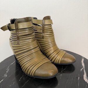 Circus by Sam Edelman Olive Green Cutout Ankle Boots Size 8 Block Heel